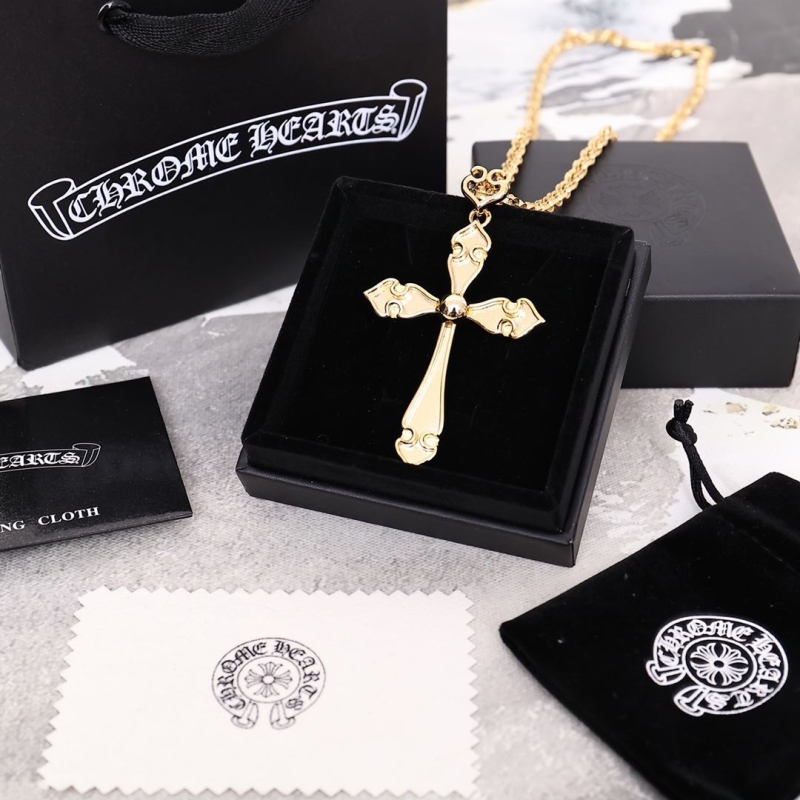 Ch**me He**ts necklaces